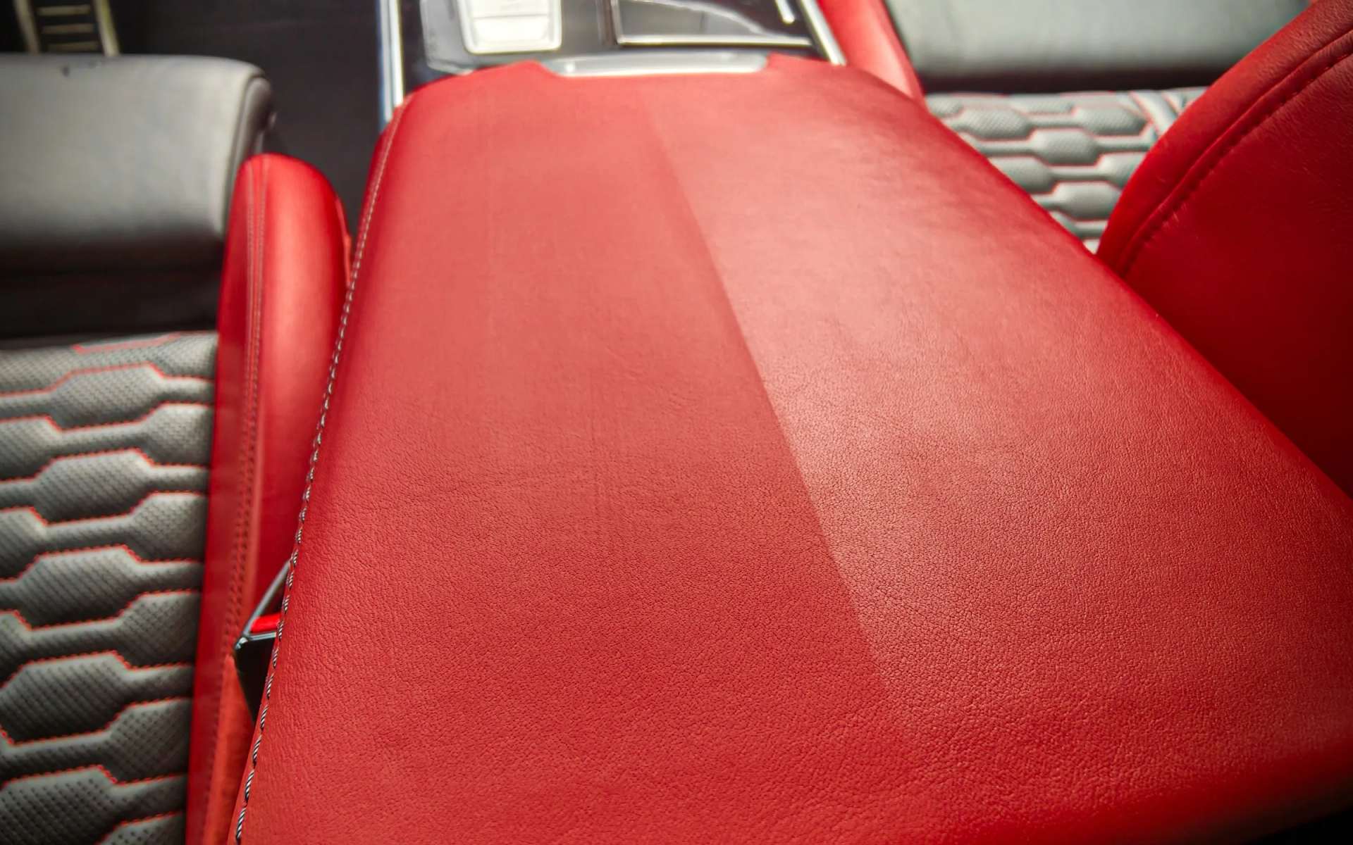 Auto interieur bekleding en herstel